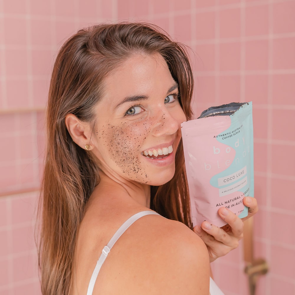 body-blendz-coco-luxe-coffee-scrub_model-01-min